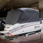 Bootsverdecke Hersteller - Motorboot mit Komplett-Schutzverdeck