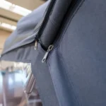 Bootsverdecke Hersteller - Detailaufnahme Komplettverdeck Motorboot - hochwertige Reißverschlüsse zur einfachen Montage und Demontage