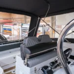 Bootsverdecke Hersteller - Motorboot Komplettverdeck Innenansicht mit Sicht aus den eingebauten Fenstern