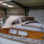 Bootsverdecke Hersteller - Holzsegelboot mit angepasster Sprayhood