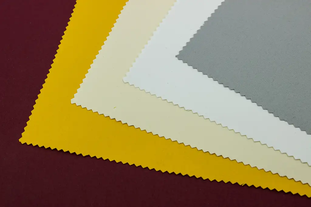 Sonnensegel öffentlich - Farbmuster des Suntropic-Materials